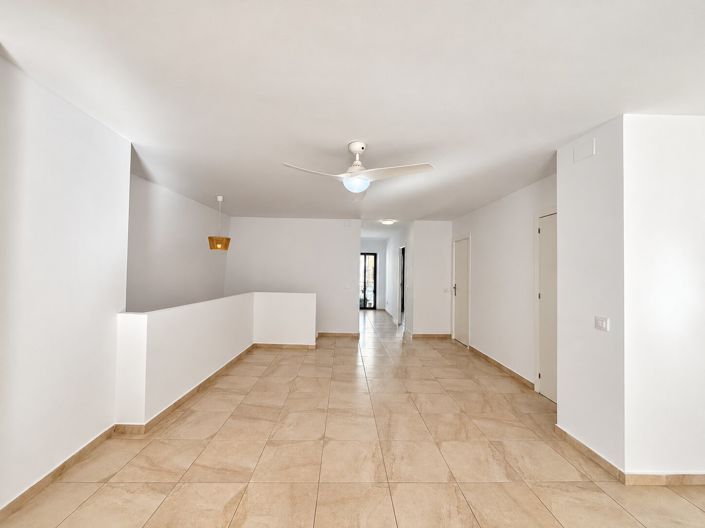Image No.23-6 Bed Townhouse for sale