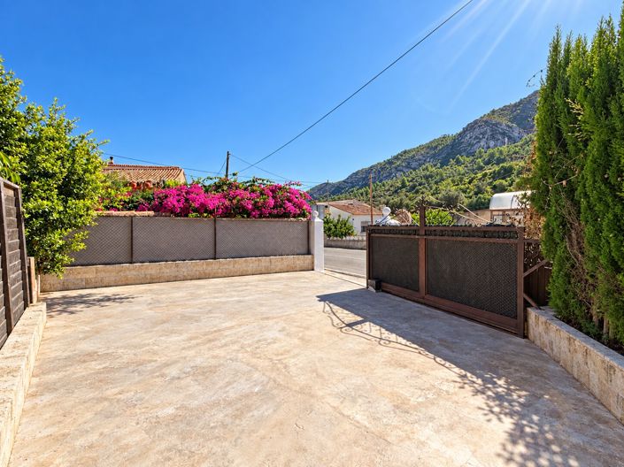 Image No.36-6 Bed Townhouse for sale