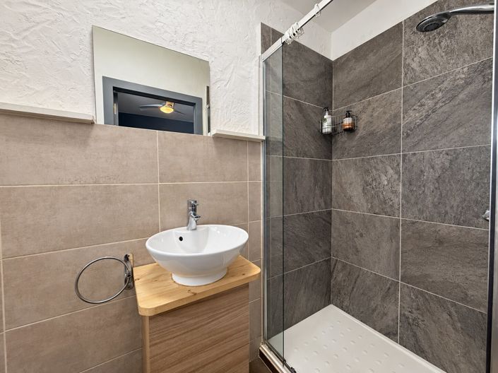 Image No.8-6 Bed Townhouse for sale