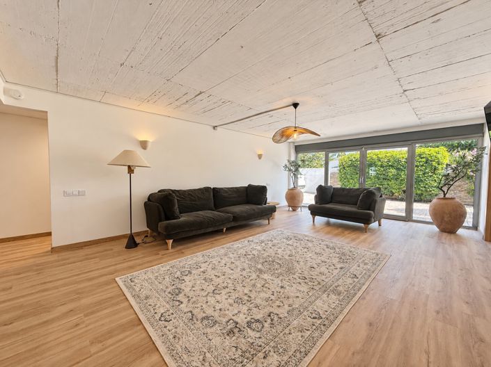 Image No.31-6 Bed Villa for sale