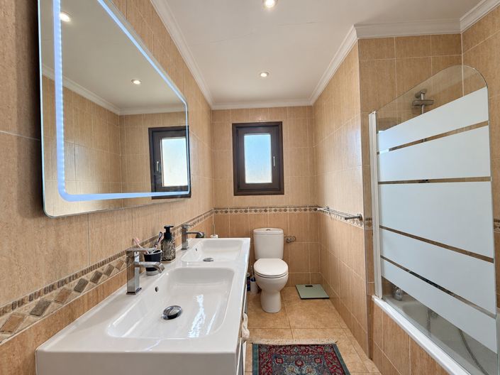 Image No.11-5 Bed Villa for sale