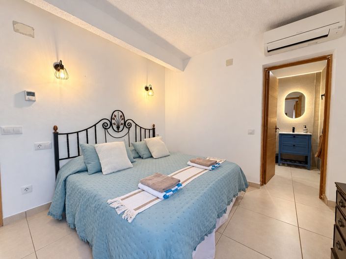 Image No.27-5 Bed Villa for sale