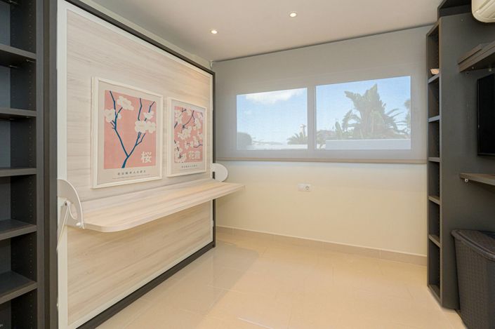 Image No.10-3 Bed Townhouse for sale