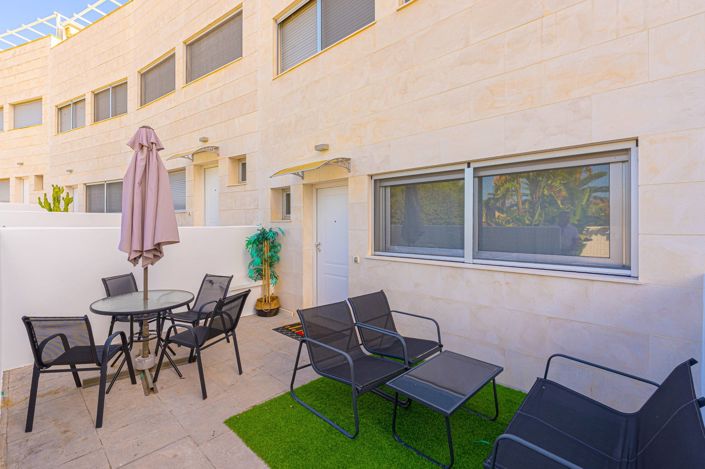 Image No.29-3 Bed Townhouse for sale