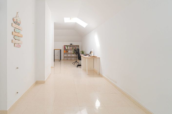 Image No.16-3 Bed Property for sale