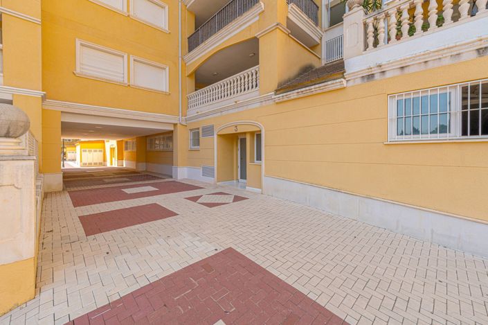 Image No.22-3 Bed Property for sale
