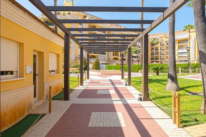 Image No.28-3 Bed Property for sale