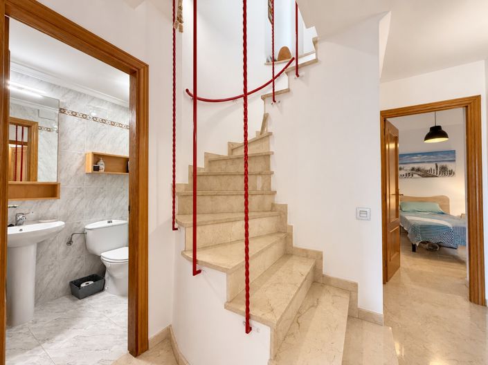 Image No.12-3 Bed Property for sale