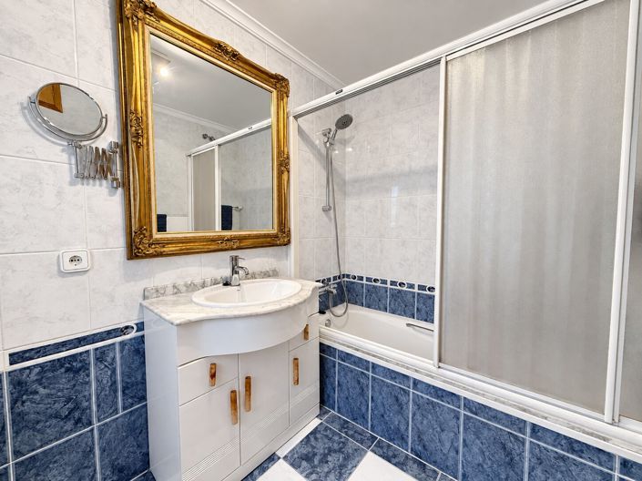 Image No.14-3 Bed Property for sale