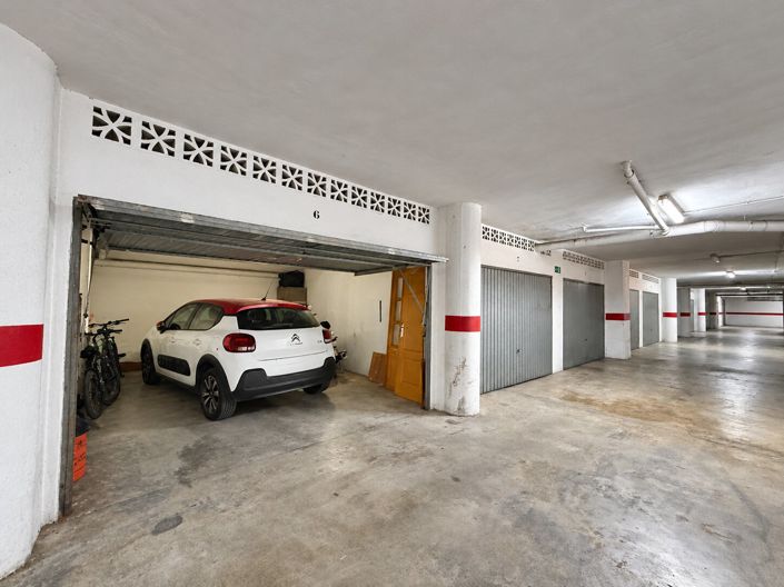 Image No.19-3 Bed Property for sale
