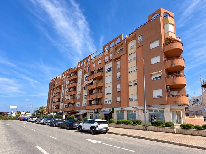 Image No.20-3 Bed Property for sale