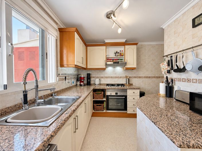 Image No.6-3 Bed Property for sale
