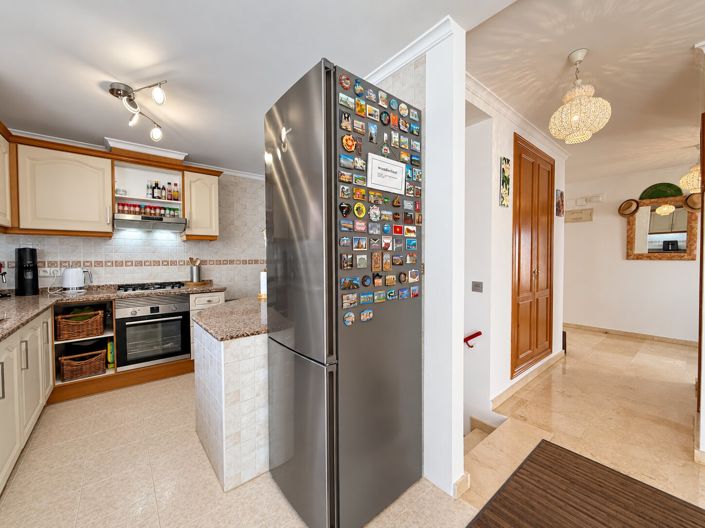 Image No.8-3 Bed Property for sale