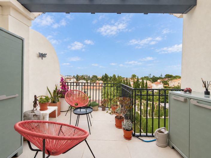 Image No.11-2 Bed Property for sale