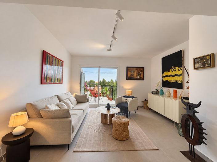 Image No.6-2 Bed Property for sale