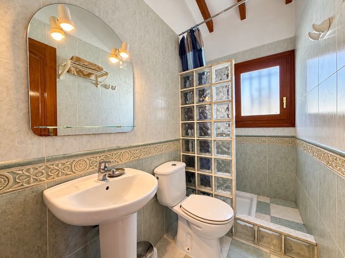 Image No.18-4 Bed Villa for sale
