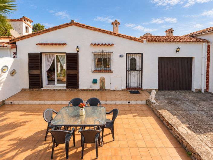Image No.2-2 Bed Villa for sale