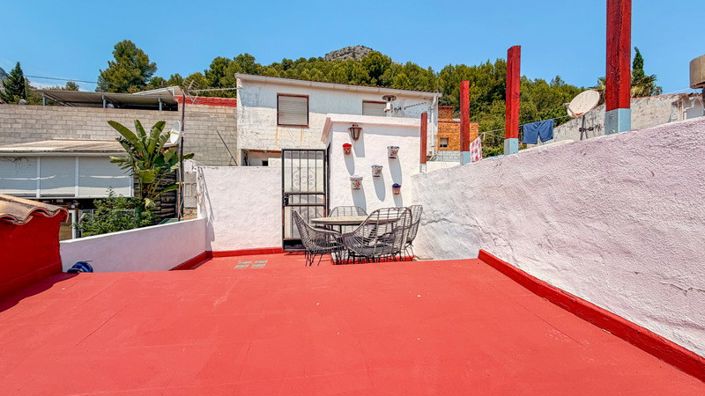 Image No.15-2 Bed Townhouse for sale