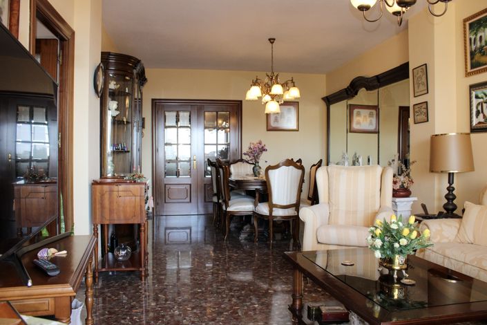 Image No.25-4 Bed Apartment for sale