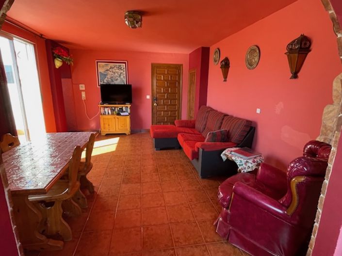 Image No.12-8 Bed Villa for sale