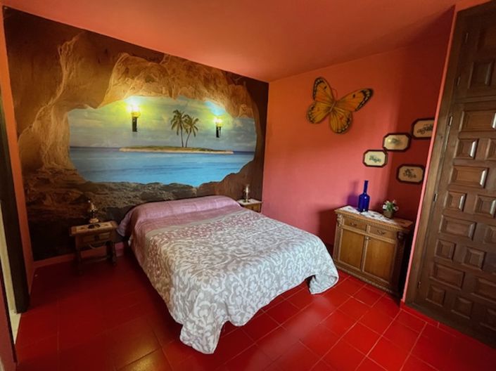 Image No.15-8 Bed Villa for sale