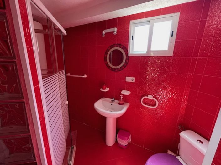 Image No.18-8 Bed Villa for sale