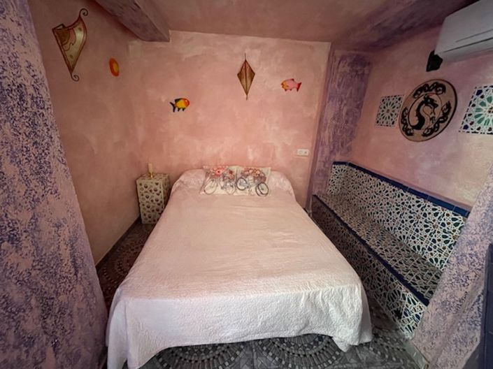 Image No.28-8 Bed Villa for sale