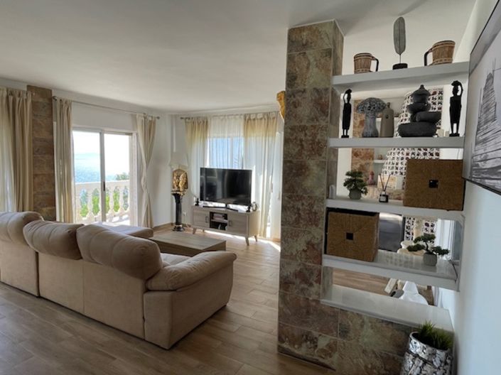 Image No.5-8 Bed Villa for sale