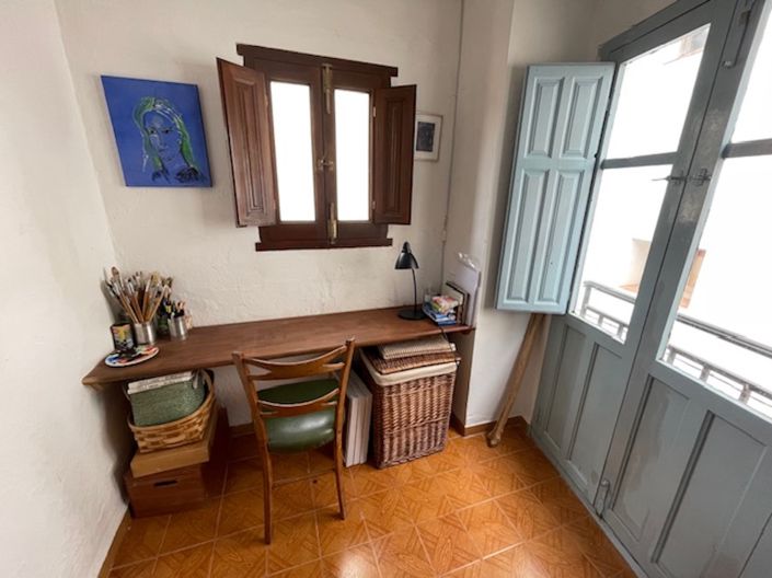 Image No.16-2 Bed Townhouse for sale