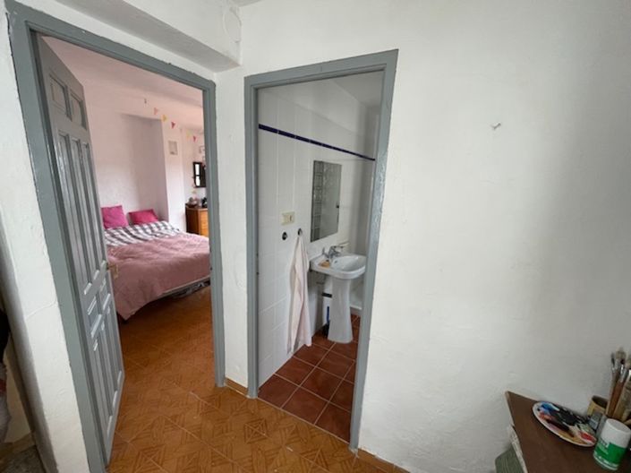 Image No.17-2 Bed Townhouse for sale