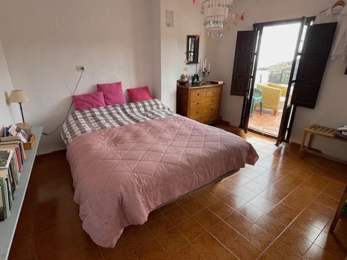 Image No.19-2 Bed Townhouse for sale