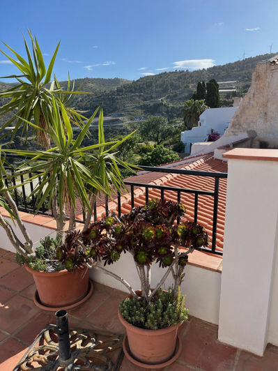 Image No.2-2 Bed Townhouse for sale