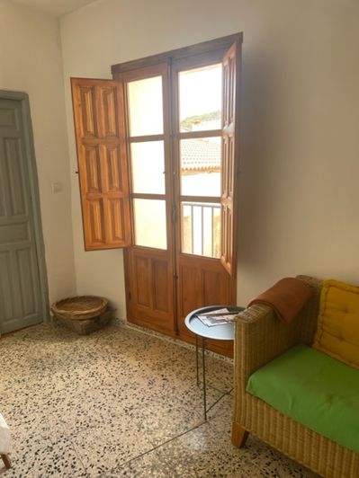 Image No.6-2 Bed Townhouse for sale