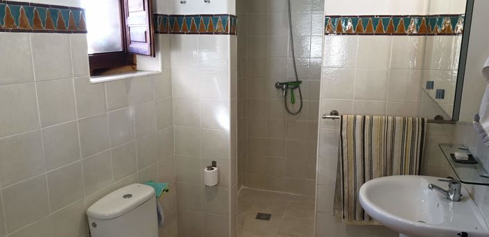 Image No.16-4 Bed House for sale