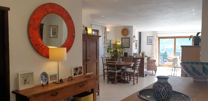 Image No.3-4 Bed House for sale