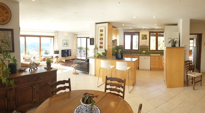 Image No.4-4 Bed House for sale