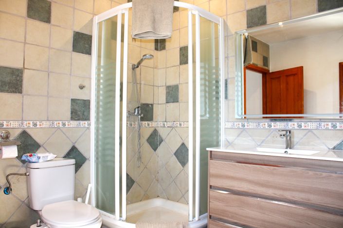 Image No.27-3 Bed Country House for sale