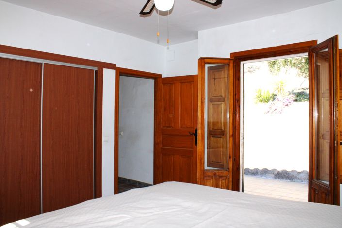 Image No.29-3 Bed Country House for sale