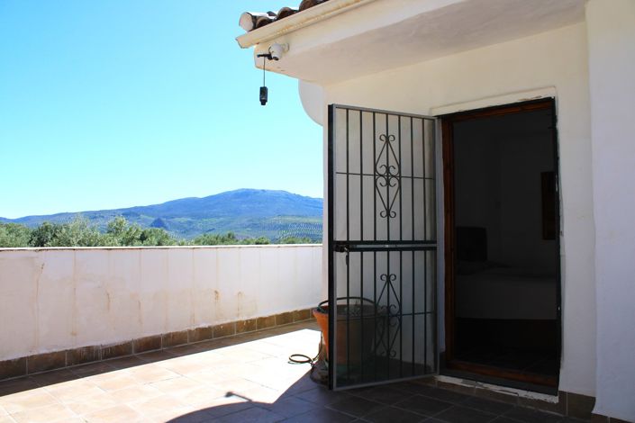 Image No.32-3 Bed Country House for sale