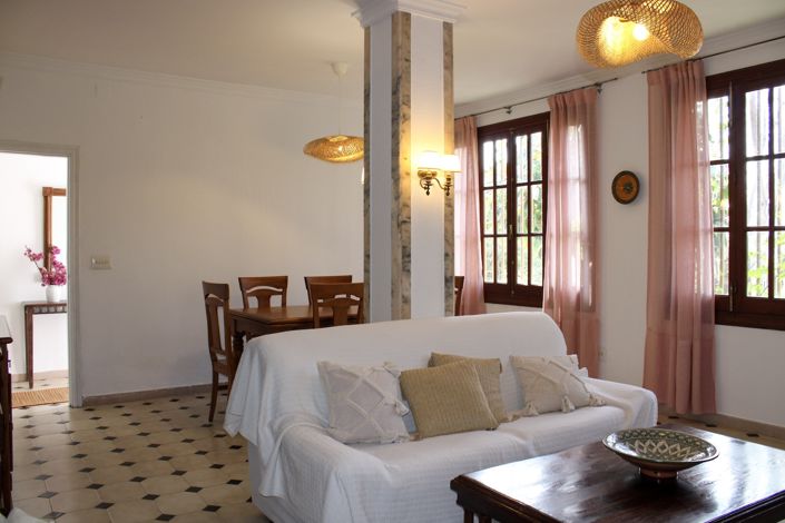 Image No.10-7 Bed Villa for sale