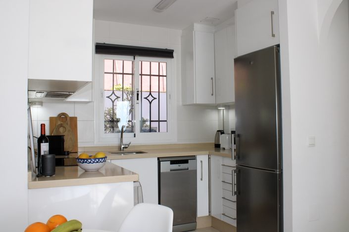 Image No.10-2 Bed Property for sale