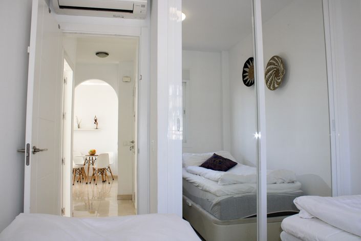 Image No.15-2 Bed Property for sale