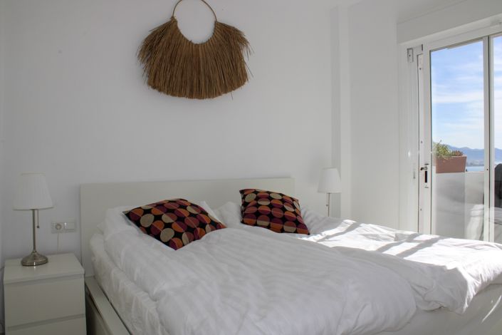 Image No.16-2 Bed Property for sale