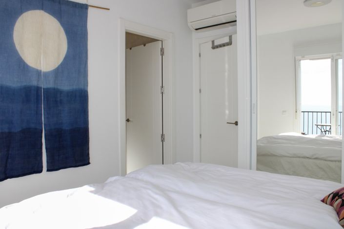 Image No.17-2 Bed Property for sale