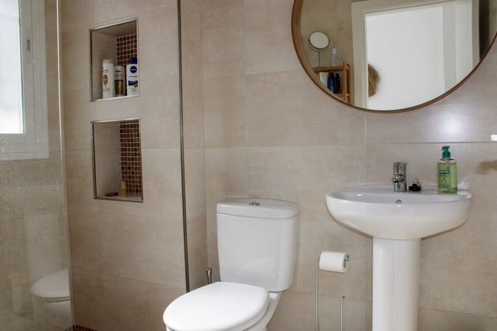 Image No.18-2 Bed Property for sale