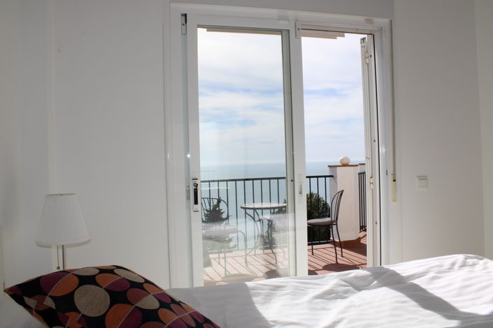 Image No.19-2 Bed Property for sale