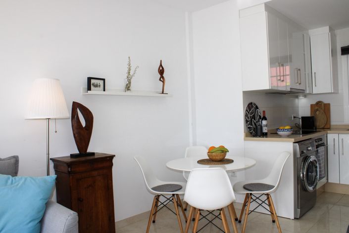 Image No.8-2 Bed Property for sale