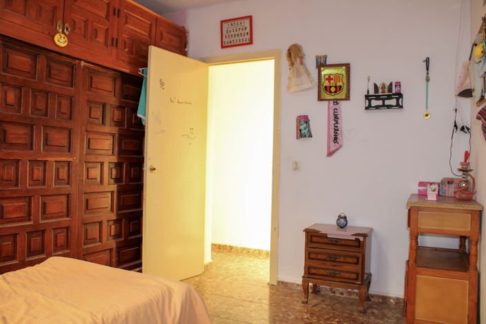 Image No.10-4 Bed Apartment for sale