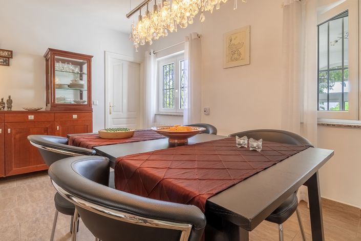 Image No.11-4 Bed Country House for sale