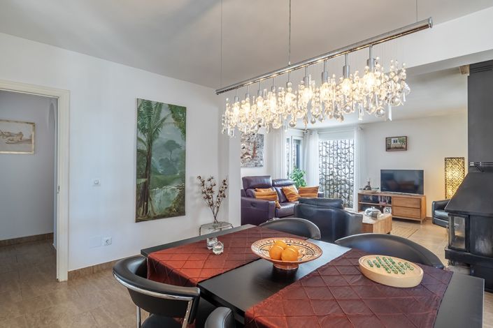 Image No.12-4 Bed Country House for sale